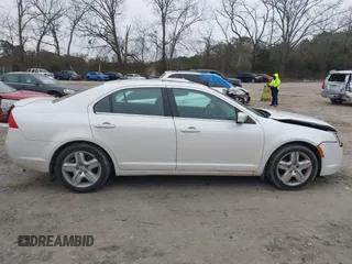 2011 Mercury Milan with VIN 3MEHM0HAXBR600952, listed as a IAAI auction lot 41381502 with 224,045 mi miles. Bid and sale history available at carsss.com. Image 13.