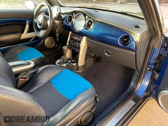2007 MINI Convertible с VIN WMWRF33577TG17466, выставлен на аукционе Copart как лот 42860175 с пробегом 60 577 миль миль и Чистый • Clean title. История ставок и продаж доступна на DreamBid. Изображение 5.