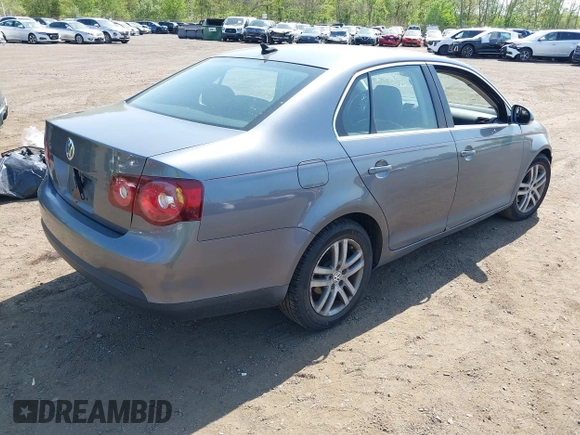 2010 Volkswagen Jetta SE with VIN 3VWRZ7AJXAM007966, listed as a IAAI auction lot 42168604 with 199,632 mi miles and . Bid and sale history available at DreamBid. Image 4.