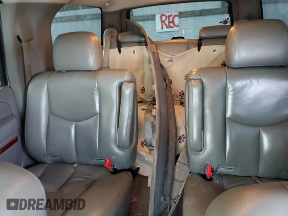 2005 GMC Yukon XL SLT with VIN 3GKFK16Z05G181687, listed as a Copart auction lot 83465814 with 242,289 mi miles and Salvage Title. Bid and sale history available at carsss.com. Image 10.