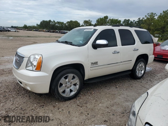 2011 GMC Yukon SLT with VIN 1GKS1CE0XBR401817, listed as a Copart auction lot 62592884 with 118,511 mi miles and Non Repairable. Bid and sale history available at carsss.com. Image 1.