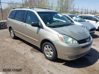 2004 Toyota Sienna CE with VIN 5TDZA23C84S125532, listed as a IAAI auction lot 42021942 with 227,141 mi miles. Bid and sale history available at carsss.com. Image 1.