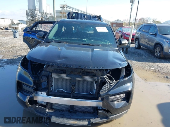 2022 Ford Police Interceptor z VIN 1FM5K8AC6NGC52692, wystawiony jako IAAI lot #41957993 z przebiegiem 7 834 mil mil oraz . Historia ofert i sprzedaży dostępna na DreamBid. Obrazek 12.