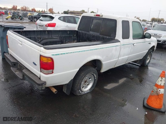 1998 Ford Ranger XL with VIN 1FTYR14XXWPB50753, listed as a IAAI auction lot 40927381 with 352,183 mi miles. Bid and sale history available at carsss.com. Image 4.