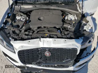 2021 Jaguar F-Pace R-Dynamic S z VIN SADCT2FU5MA681304, wystawiony jako Copart lot #43956495 z przebiegiem 28 466 mil mil oraz Szkoda całkowita • Salvage title. Historia ofert i sprzedaży dostępna na DreamBid. Obrazek 12.