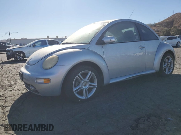 2005 Volkswagen Beetle with VIN 3VWCD31C25M409484, listed as a Copart auction lot 88151515 with 87,282 mi miles and Clean Title. Bid and sale history available at DreamBid. Image 1.
