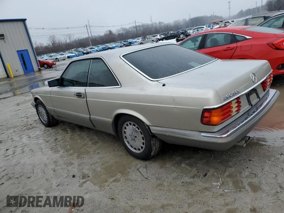 1988 Mercedes-Benz 560 with VIN WDBCA45D9JA411517, listed as a Copart auction lot 46978105 with 298,725 mi miles and Clean Title. Bid and sale history available at DreamBid. Image 2.
