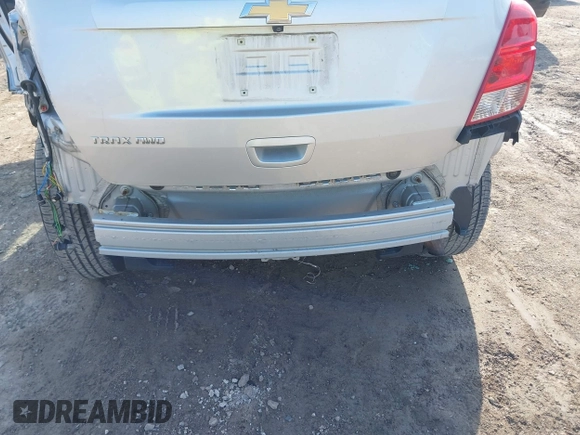 2018 Chevrolet Trax LS with VIN KL7CJNSB6JB510894, listed as a IAAI auction lot 42045055 with 118,647 mi miles. Bid and sale history available at carsss.com. Image 6.