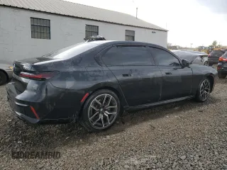 2023 BMW 7 Series 760i xDrive z VIN WBA33EJ00PCN22844, wystawiony jako Copart lot #47790414 z przebiegiem Nie podano mil oraz Szkoda całkowita • Salvage title. Historia ofert i sprzedaży dostępna na DreamBid. Obrazek 3.