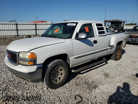 1999 GMC New Sierra 1500 SLE with VIN 1GTEK19T3XZ539933, listed as a Copart auction lot 74298554 with 323,985 mi miles and Salvage Title. Bid and sale history available at carsss.com. Image 1.
