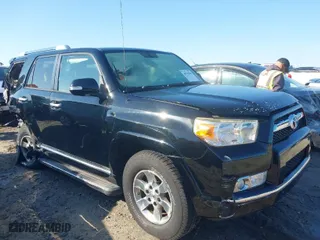 2011 Toyota 4Runner SR5 with VIN JTEZU5JR7B5022620, listed as a IAAI auction lot 40702968 with 158,449 mi miles. Bid and sale history available at carsss.com. Image 1.