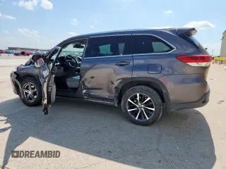 2017 Toyota Highlander XLE with VIN 5TDKZRFH4HS515186, listed as a Copart auction lot 60894055 with 135,531 mi miles and Salvage title. Bid and sale history available at DreamBid. Image 2.