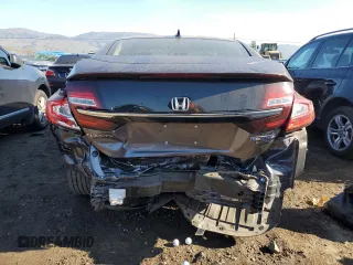 2018 Honda Clarity Touring with VIN JHMZC5F3XJC010482, listed as a Copart auction lot 70893902 with 39,151 mi miles. Bid and sale history available at carsss.com. Image 6.