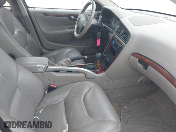 2005 Volvo XC70 with VIN YV1SZ592451186234, listed as a IAAI auction lot 41469090 with 147,006 mi miles and . Bid and sale history available at DreamBid. Image 5.