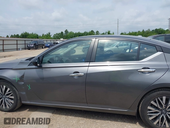 2024 Nissan Altima SV with VIN 1N4BL4DV2RN313022, listed as a IAAI auction lot 42431572 with 40,410 mi miles and . Bid and sale history available at DreamBid. Image 15.