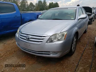 2005 Toyota Avalon XL z VIN 4T1BK36B95U044040, wystawiony jako Copart lot #59369691 z przebiegiem 111 373 mil mil oraz Szkoda całkowita • Salvage title. Historia ofert i sprzedaży dostępna na DreamBid. Obrazek 2.
