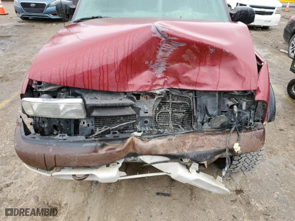 2002 Chevrolet S-10 LS with VIN 1GCCT19W828236708, listed as a Copart auction lot 49498415 with 243,633 mi miles and Salvage Title. Bid and sale history available at carsss.com. Image 12.