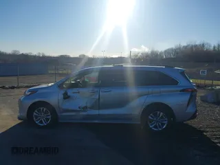 2022 Toyota Sienna XLE with VIN 5TDJRKEC9NS088219, listed as a IAAI auction lot 41820969 with 190,598 mi miles and . Bid and sale history available at DreamBid. Image 14.