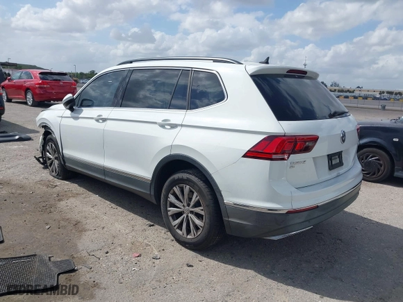 2018 Volkswagen Tiguan SEL with VIN 3VV3B7AX7JM219565, listed as a IAAI auction lot 41906582 with 92,391 mi miles. Bid and sale history available at carsss.com. Image 3.