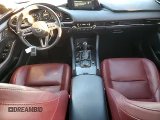 2022 Mazda 3 Carbon Edition z VIN 3MZBPACL0NM300509, wystawiony jako Copart lot #82294524 z przebiegiem 43 367 mil mil oraz Szkoda całkowita • Salvage title. Historia ofert i sprzedaży dostępna na DreamBid. Obrazek 8.