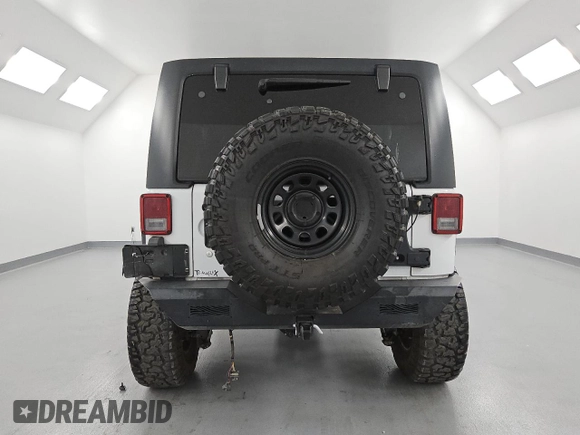 2017 Jeep Wrangler Unlimited Sahara z VIN 1C4BJWEG6HL531793, wystawiony jako Copart lot #63341115 z przebiegiem 154 615 mil mil oraz Czysty tytuł • Clean title. Historia ofert i sprzedaży dostępna na DreamBid. Obrazek 6.