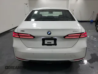 2024 BMW 5 Series 530i xDrive with VIN WBA53FJ01RCS54209, listed as a Copart auction lot 45483045 with 17,978 mi miles and Clean Title. Bid and sale history available at carsss.com. Image 6.