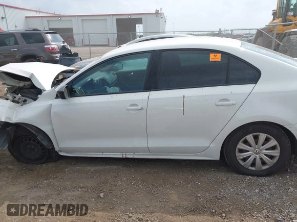 2013 Volkswagen Jetta S z VIN 3VW2K7AJ2DM236653, wystawiony jako IAAI lot #42163312 z przebiegiem 133 000 mil mil oraz . Historia ofert i sprzedaży dostępna na DreamBid. Obrazek 14.
