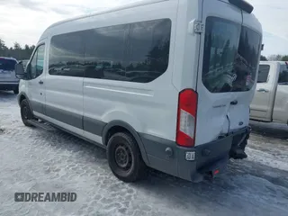 2018 Ford Transit Passenger XL z VIN 1FBZX2CMXJKA07321, wystawiony jako IAAI lot #41373858 z przebiegiem 197 135 mil mil oraz . Historia ofert i sprzedaży dostępna na DreamBid. Obrazek 3.