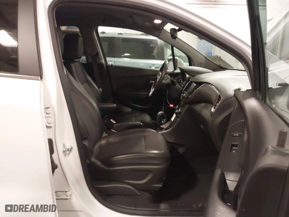 2020 Chevrolet Trax LT with VIN KL7CJPSB0LB328221, listed as a IAAI auction lot 41617426 with 27,382 mi miles. Bid and sale history available at carsss.com. Image 5.
