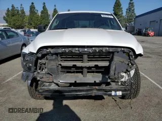 2018 Ram 1500 SLT z VIN 1C6RR6GG1JS317639, wystawiony jako Copart lot #83449814 z przebiegiem 103 022 mil mil oraz Szkoda całkowita • Salvage title. Historia ofert i sprzedaży dostępna na DreamBid. Obrazek 5.