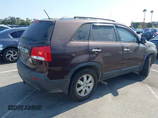 2013 Kia Sorento LX with VIN 5XYKT4A63DG391204, listed as a IAAI auction lot 42772716 with 84,793 mi miles and . Bid and sale history available at DreamBid. Image 4.