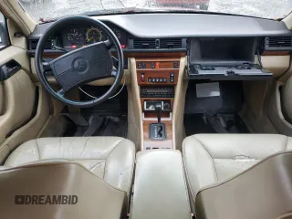 1991 Mercedes-Benz 300 E with VIN WDBEA30D1MB375752, listed as a Copart auction lot 88124765 with 212,825 mi miles and Clean Title. Bid and sale history available at DreamBid. Image 8.