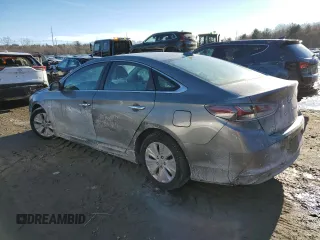 2018 Hyundai Sonata Hybrid SE with VIN KMHE24L3XJA078631, listed as a Copart auction lot 43017925 with 90,103 mi miles and Salvage Title. Bid and sale history available at carsss.com. Image 2.