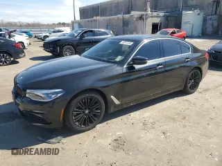 2017 BMW 5 Series 540i xDrive z VIN WBAJE7C38HG890302, wystawiony jako Copart lot #49297245 z przebiegiem 113 839 mil mil oraz Szkoda całkowita • Salvage title. Historia ofert i sprzedaży dostępna na DreamBid. Obrazek 1.