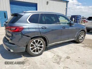 2020 BMW X5 sDrive40i with VIN 5UXCR4C01L9B35432, listed as a Copart auction lot 54367635 with 63,077 mi miles and Salvage title. Bid and sale history available at DreamBid. Image 3.