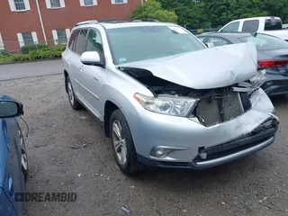 2013 Toyota Highlander Limited with VIN 5TDDK3EH2DS237488, listed as a IAAI auction lot 42672328 with 196,981 mi miles and . Bid and sale history available at DreamBid. Image 1.