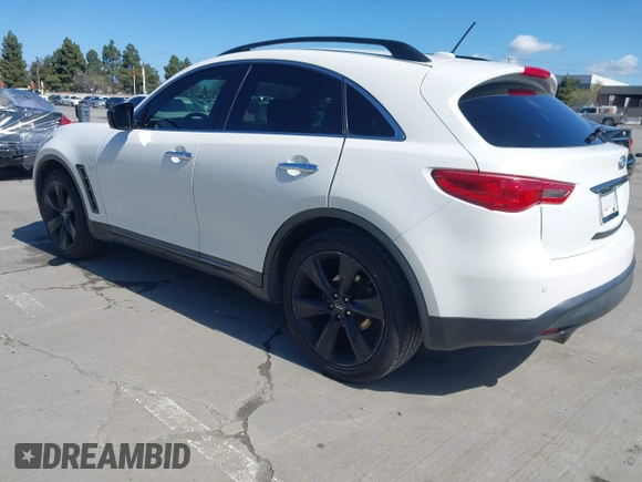 2015 Infiniti QX70 with VIN JN8CS1MU5FM380792, listed as a IAAI auction lot 41946084 with 128,928 mi miles and . Bid and sale history available at DreamBid. Image 3.