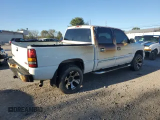 2006 GMC Sierra Denali z VIN 2GTEK63N961143391, wystawiony jako Copart lot #73767264 z przebiegiem Nie podano mil oraz Szkody całkowita. Historia ofert i sprzedaży dostępna na DreamBid. Obrazek 3.