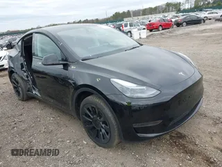 2024 Tesla Model Y с VIN 7SAYGDED5RF093696, выставлен на аукционе IAAI как лот 42061020 с пробегом 21 220 миль миль и . История ставок и продаж доступна на DreamBid. Изображение 1.