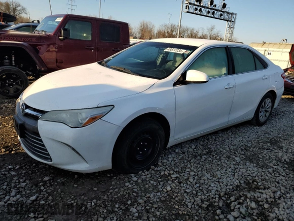 2016 Toyota Camry XLE with VIN 4T1BF1FKXGU135748, listed as a Copart auction lot 49872235 with 312,387 mi miles and Clean Title. Bid and sale history available at carsss.com. Image 1.