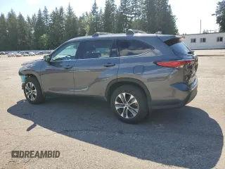 2022 Toyota Highlander XLE with VIN 5TDGZRBH3NS594857, listed as a Copart auction lot 57678895 with 21,899 mi miles and Salvage title. Bid and sale history available at DreamBid. Image 2.