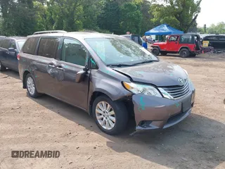 2012 Toyota Sienna XLE z VIN 5TDDK3DC6CS032969, wystawiony jako IAAI lot #42423883 z przebiegiem 122 676 mil mil oraz . Historia ofert i sprzedaży dostępna na DreamBid. Obrazek 1.