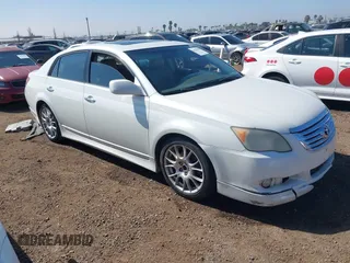 2008 Toyota Avalon XL z VIN 4T1BK36B58U287364, wystawiony jako IAAI lot #41652796 z przebiegiem 308 752 mil mil oraz . Historia ofert i sprzedaży dostępna na DreamBid. Obrazek 1.
