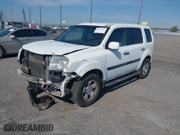 2011 Honda Pilot LX with VIN 5FNYF4H21BB094179, listed as a IAAI auction lot 42012733 with 183,546 mi miles. Bid and sale history available at carsss.com. Image 2.