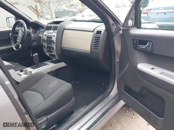 2008 Mercury Mariner with VIN 4M2CU91198KJ18085, listed as a IAAI auction lot 41568365 with 255,661 mi miles. Bid and sale history available at carsss.com. Image 5.