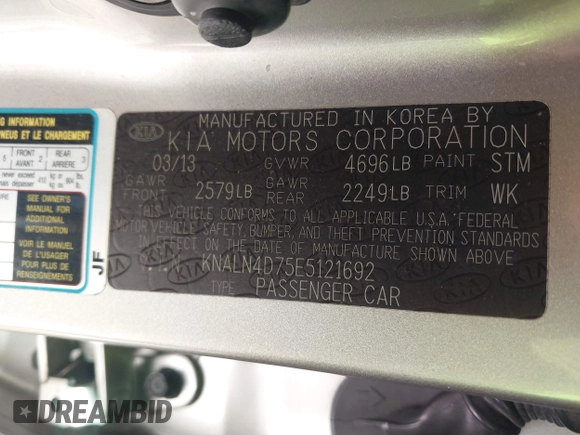 2014 Kia Cadenza Premium with VIN KNALN4D75E5121692, listed as a IAAI auction lot 41332055 with 146,618 mi miles. Bid and sale history available at carsss.com. Image 9.