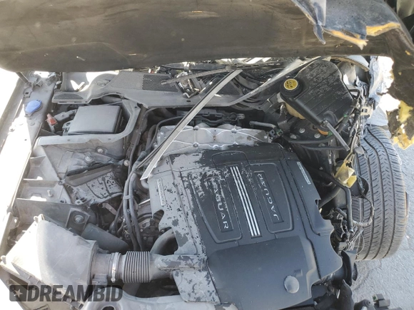 2015 Jaguar XJ z VIN SAJWA1CZ9F8V86796, wystawiony jako Copart lot #76458134 z przebiegiem Nie podano mil oraz Szkoda całkowita • Salvage title. Historia ofert i sprzedaży dostępna na DreamBid. Obrazek 12.