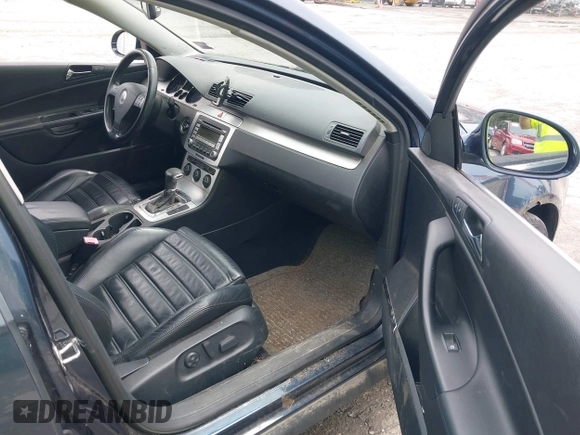 2008 Volkswagen Passat VR6 with VIN WVWRU73C98E015623, listed as a IAAI auction lot 42682325 with 128,731 mi miles and . Bid and sale history available at DreamBid. Image 5.