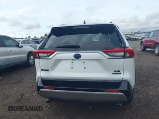 2024 Toyota RAV4 Hybrid XSE with VIN JTME6RFV5RJ060424, listed as a IAAI auction lot 41884481 with 8,730 mi miles and . Bid and sale history available at carsss.com. Image 16.