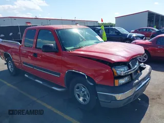 2004 Chevrolet Silverado 1500 LS with VIN 1GCEC19V84Z142003, listed as a IAAI auction lot 41998056 with 214,671 mi miles. Bid and sale history available at carsss.com. Image 1.